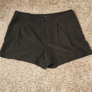 Gap Black Pleated Front Shorts